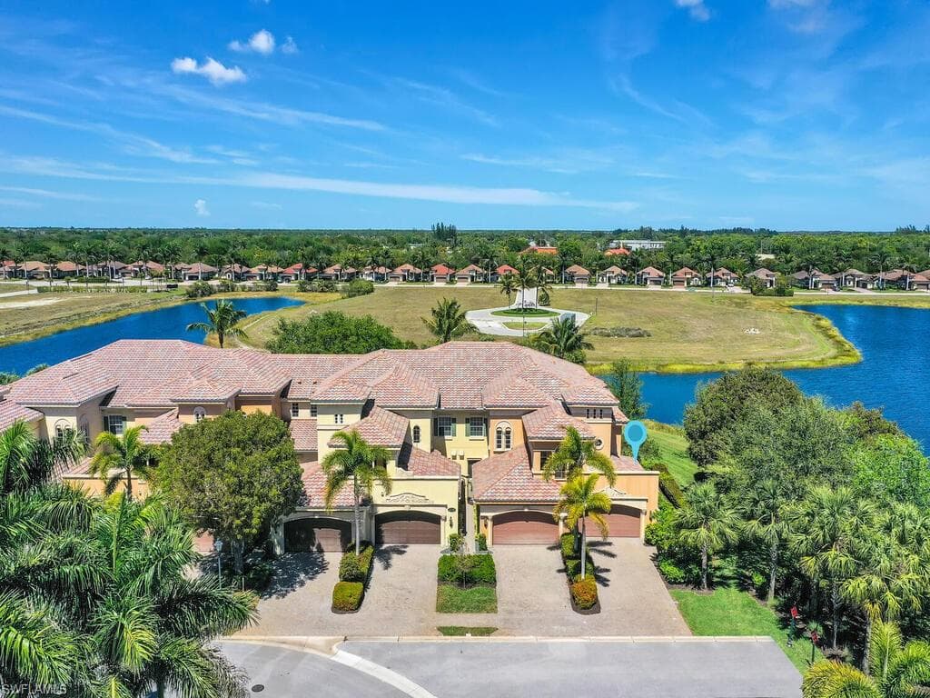 2710 Callista CT 104 NAPLES, FL 34114