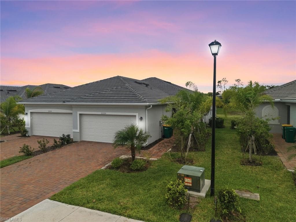 2220 Dragonfruit WAY NAPLES, FL 34120