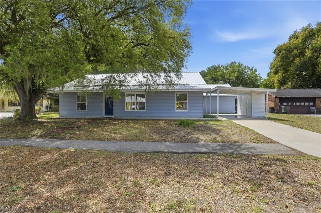 210 E Sugarland CIR CLEWISTON, FL 33440
