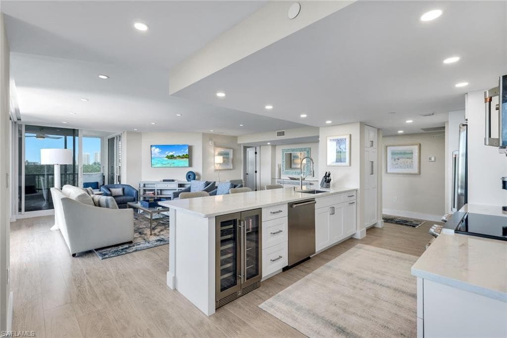 6101 Pelican Bay BLVD 305 NAPLES, FL 34108
