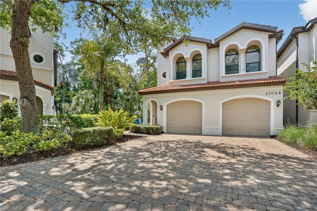 27024 Adriana CIR 201 BONITA SPRINGS, FL 34135