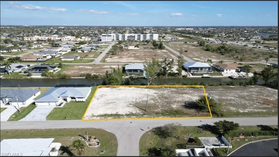 2247 SW 17th PL CAPE CORAL, FL 33991