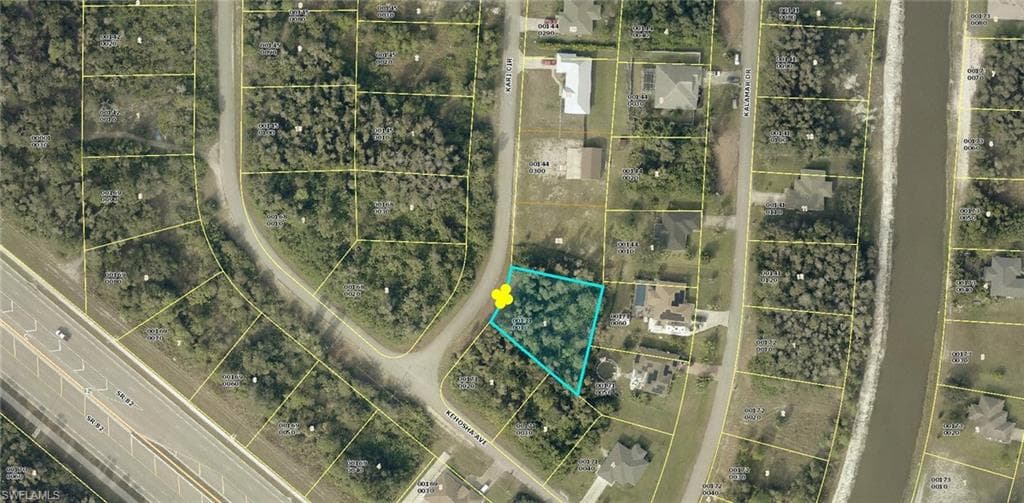733 Kari CIR LEHIGH ACRES, FL 33974