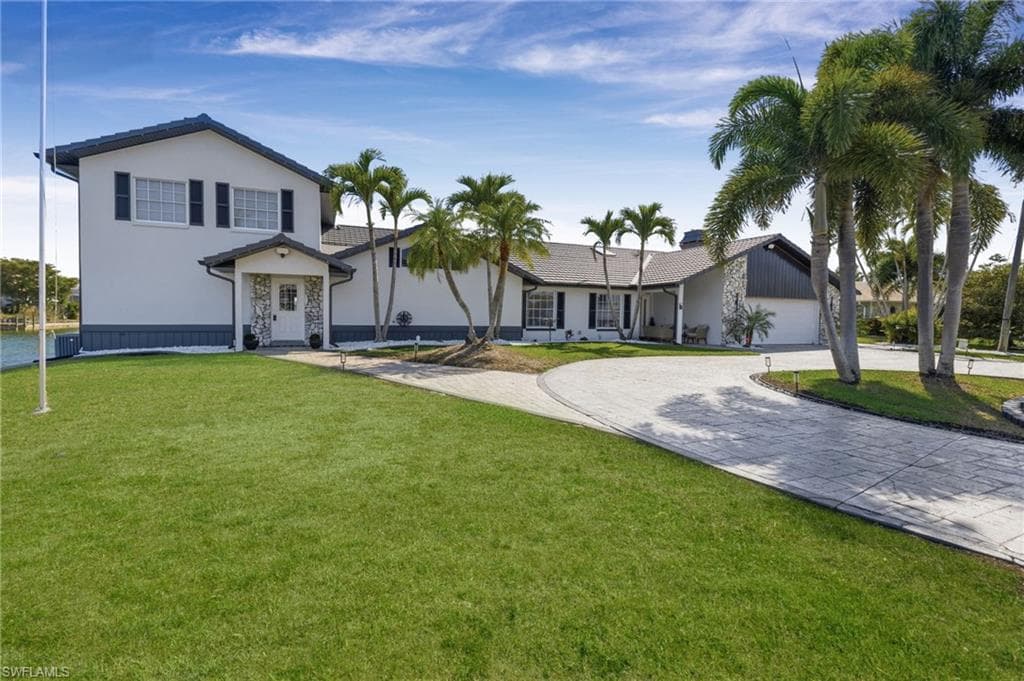 29 SE 10th AVE CAPE CORAL, FL 33990