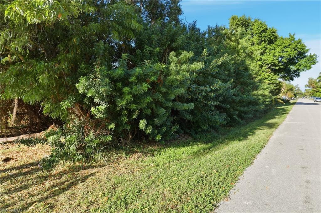 5477 Avenue D BOKEELIA, FL 33922