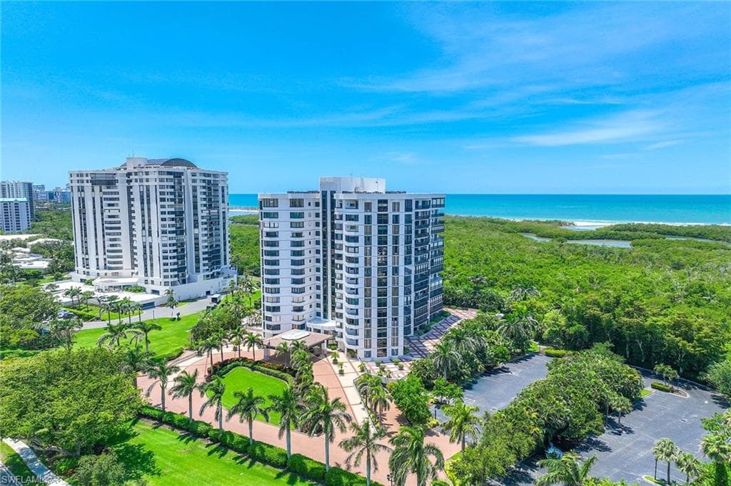 6075 Pelican Bay BLVD 605 NAPLES, FL 34108