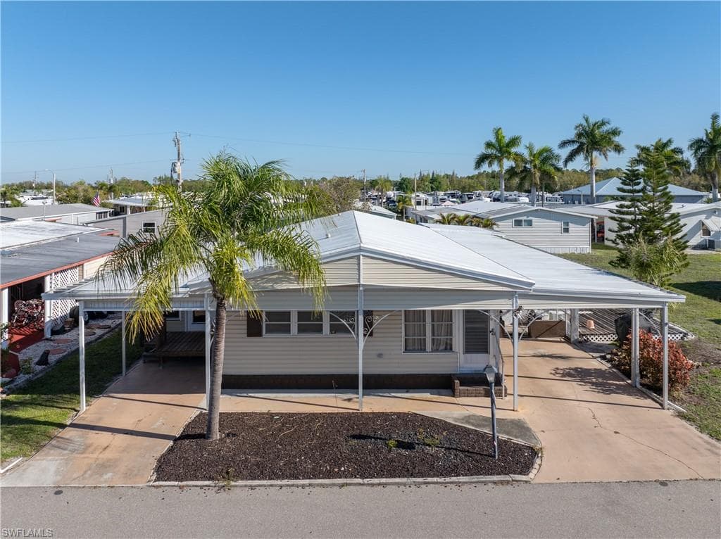 3373 Rainbow LN NORTH FORT MYERS, FL 33903