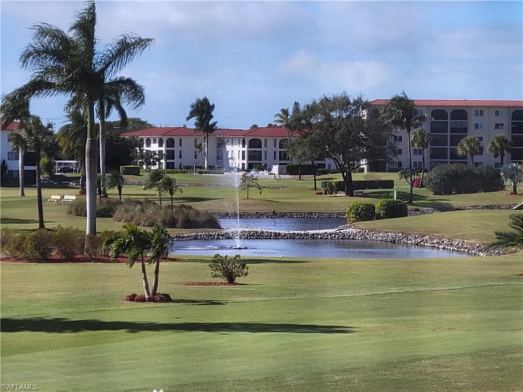 21 High Point CIR E 201 NAPLES, FL 34103