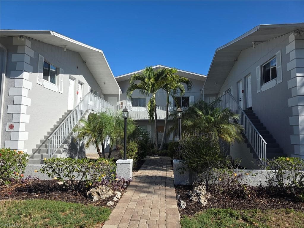 8162 Country RD 102 FORT MYERS, FL 33919