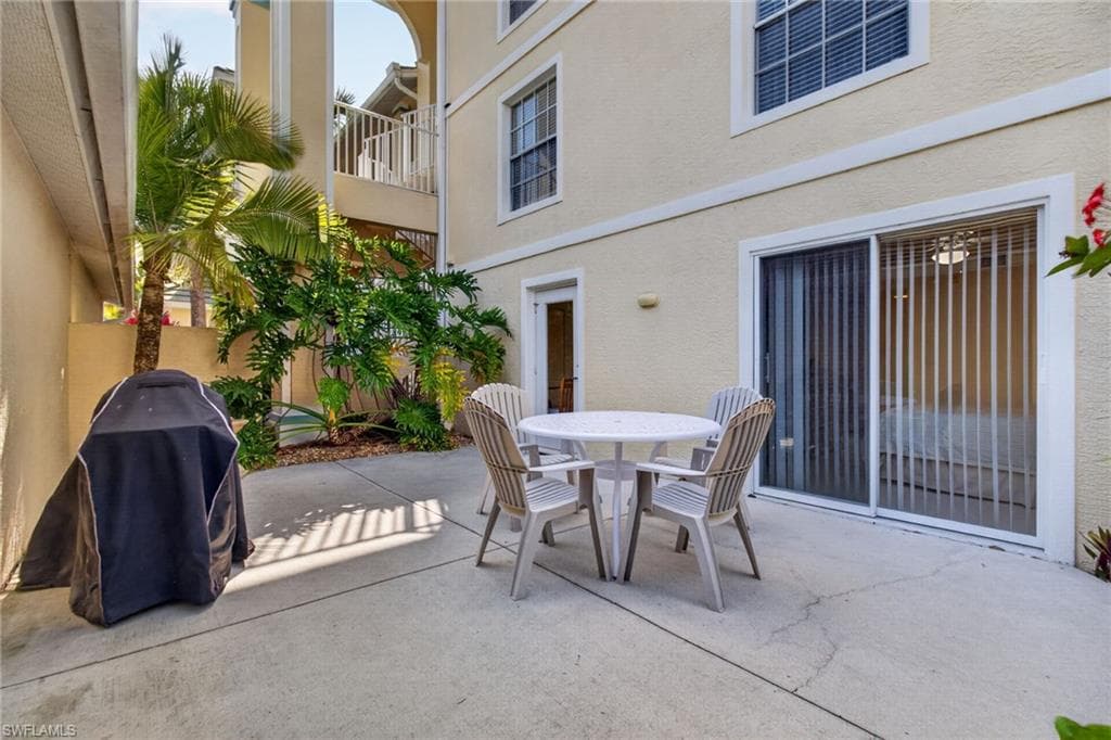 15505 Cedarwood LN 105 NAPLES, FL 34110