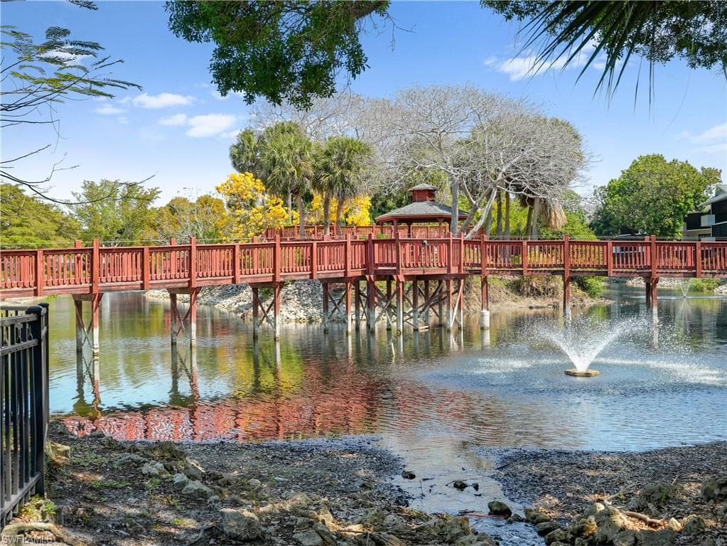 600 Neapolitan WAY 127 NAPLES, FL 34103