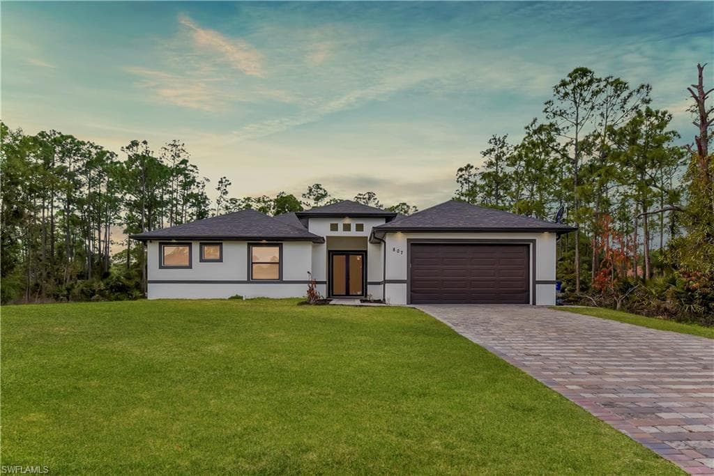807 Columbus AVE LEHIGH ACRES, FL 33972