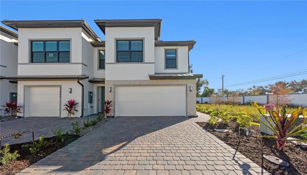 27907 Radiant CT BONITA SPRINGS, FL 34135