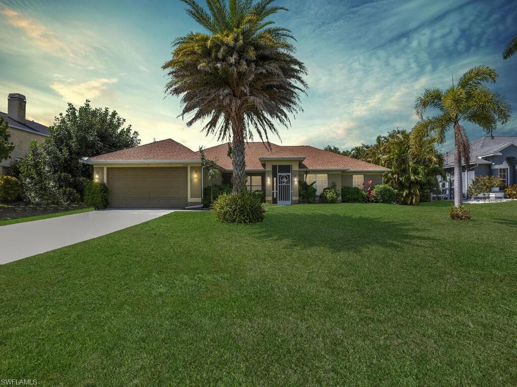 2216 SW 8th CT CAPE CORAL, FL 33991