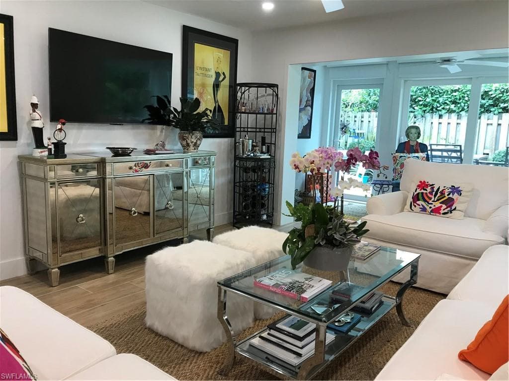 302 2nd ST S 302 NAPLES, FL 34102