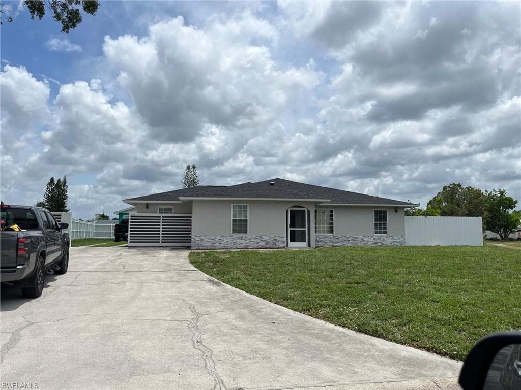 1432 Caywood CIR N LEHIGH ACRES, FL 33936