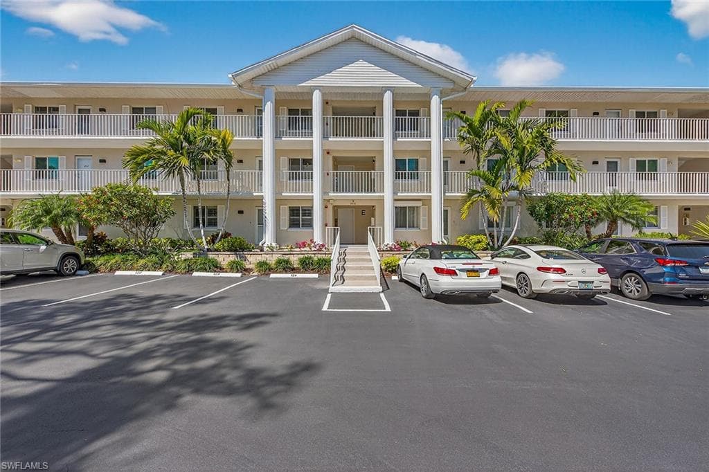3021 Sandpiper Bay CIR E206 NAPLES, FL 34112