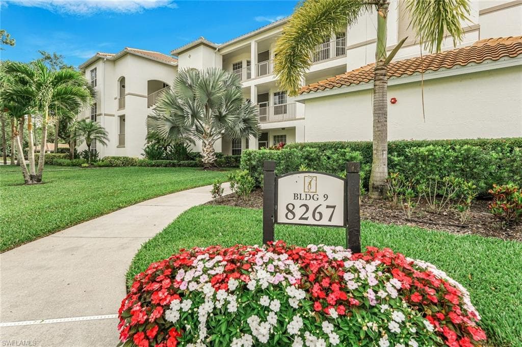 8267 Parkstone PL 201 NAPLES, FL 34120