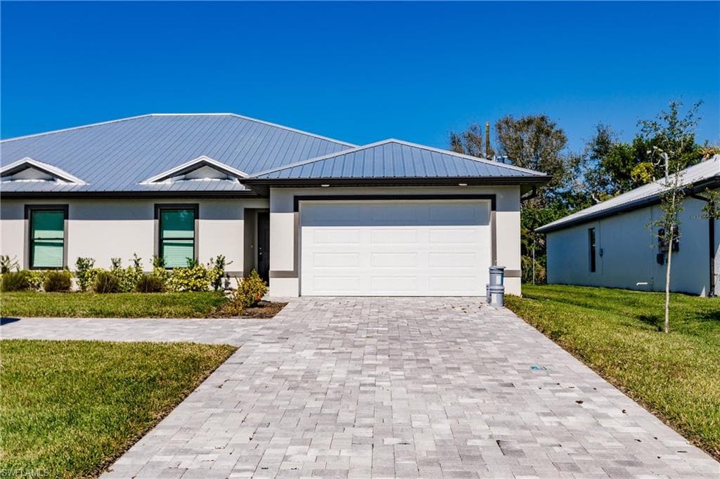 925 SE 14th ST CAPE CORAL, FL 33990