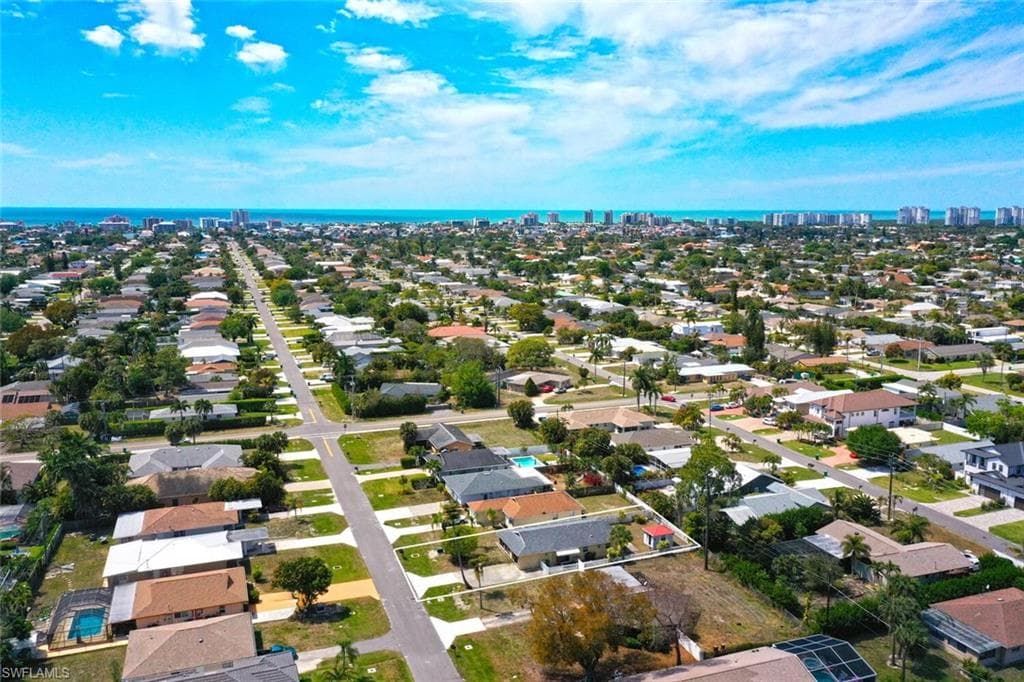 819 98th AVE N NAPLES, FL 34108