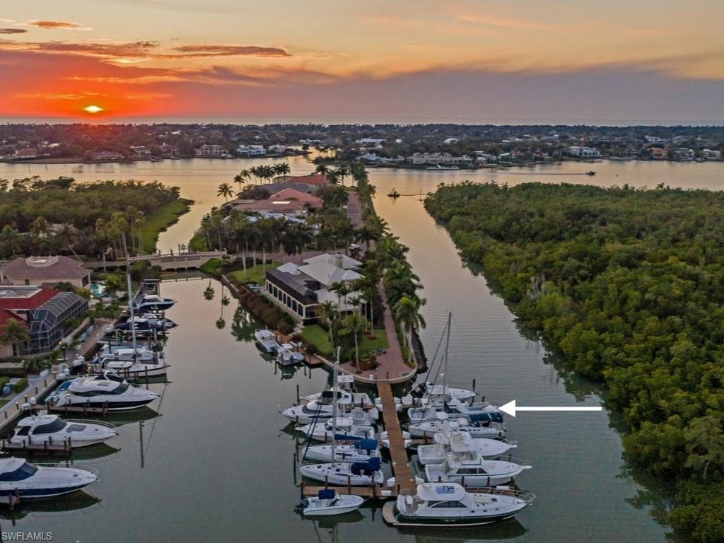 1777 Gulfstar DR S NAPLES, FL 34112
