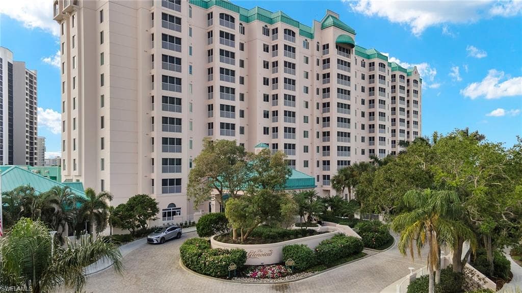 100 Glenview PL 202 NAPLES, FL 34108
