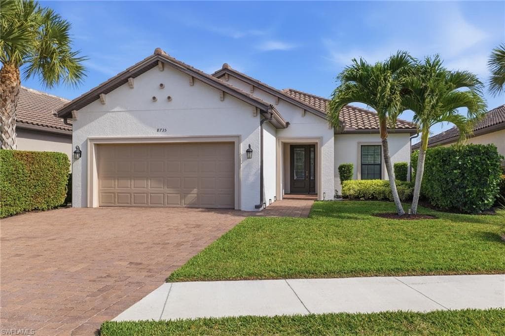 8735 Cavano ST E NAPLES, FL 34119