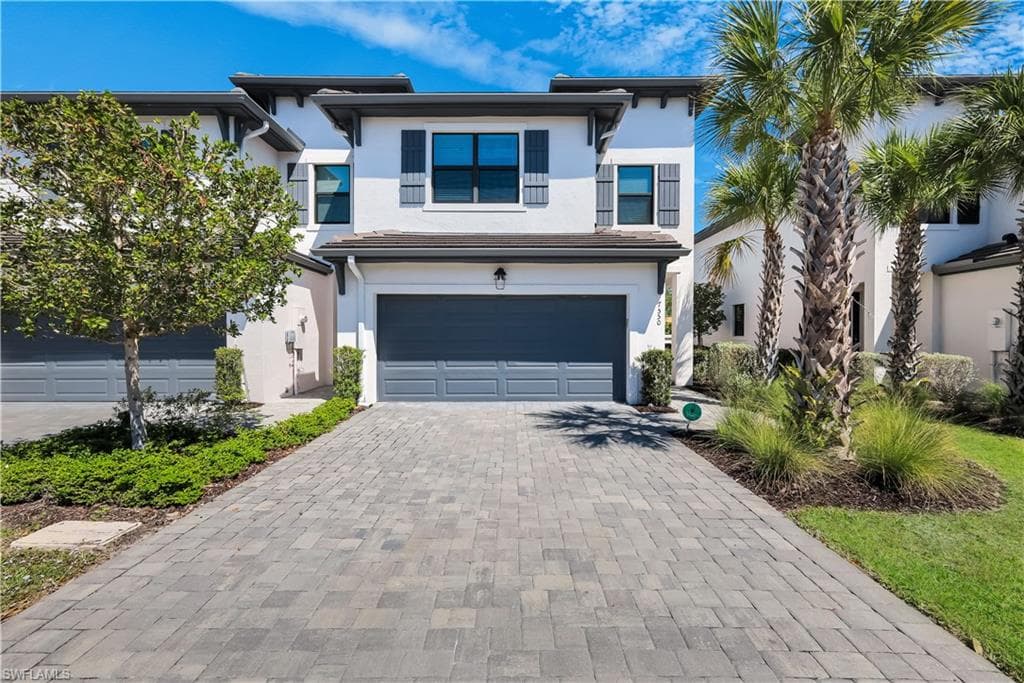 7550 Rockefeller DR NAPLES, FL 34119