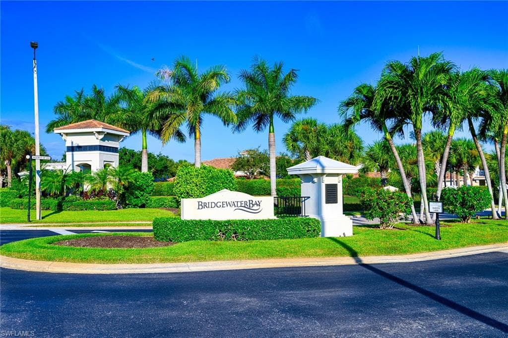 3052 Horizon LN 1207 NAPLES, FL 34109