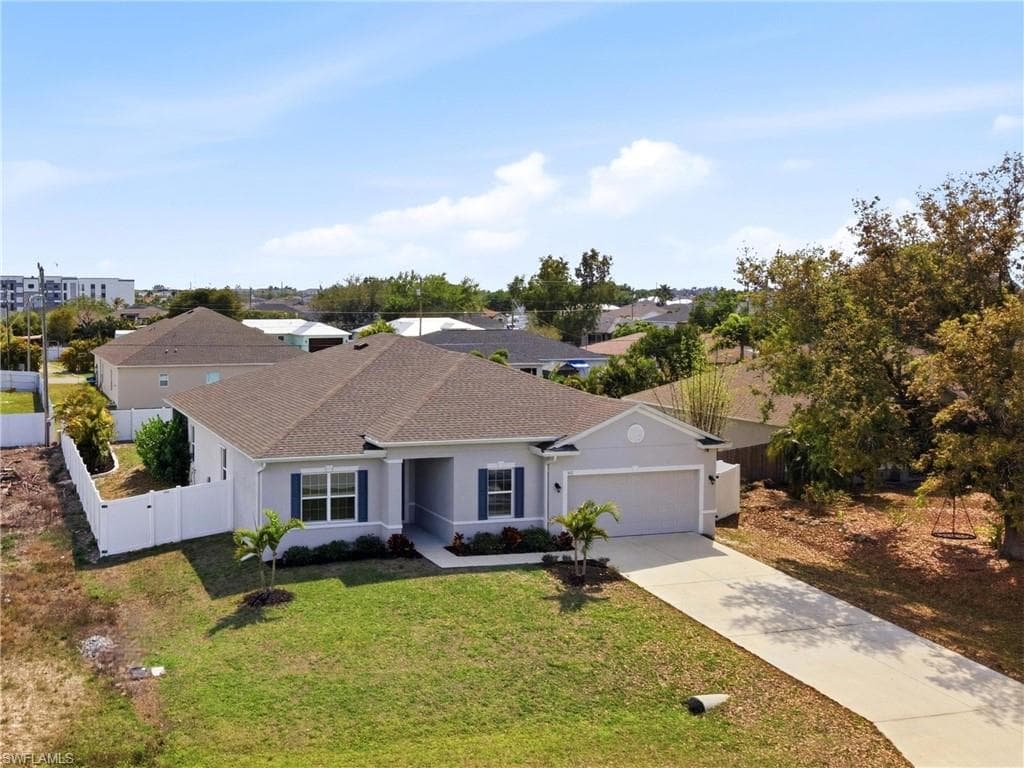512 NW 4th ST CAPE CORAL, FL 33993