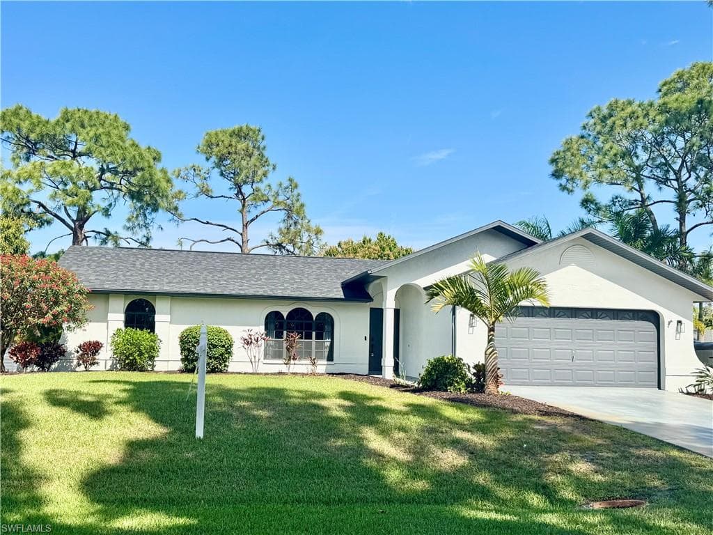 8137 Pelican RD FORT MYERS, FL 33967