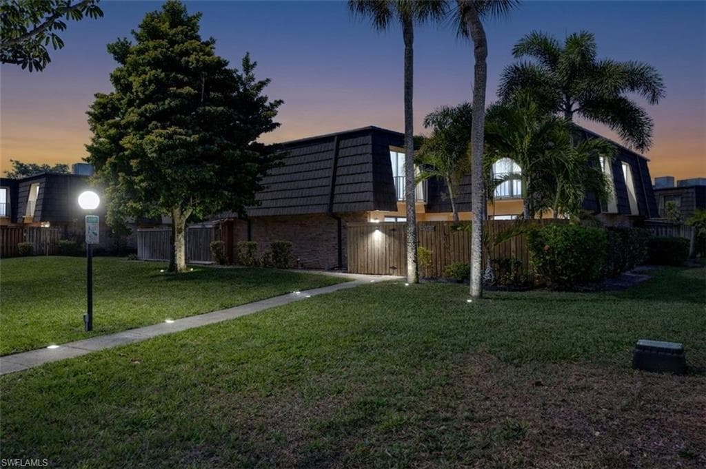 4039 Sandlewood LN 4 FORT MYERS, FL 33907