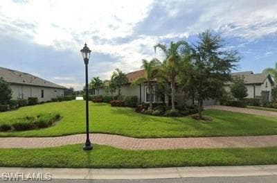 2715 Aviamar CIR NAPLES, FL 34114