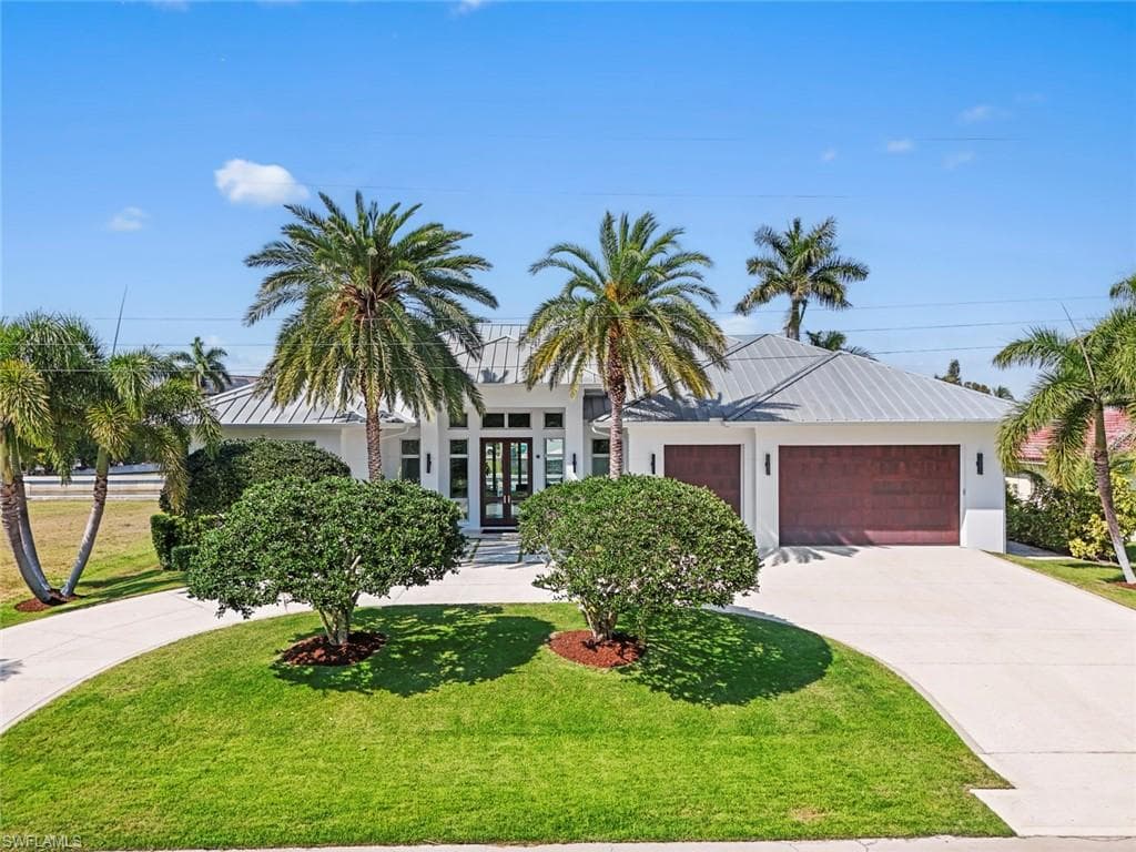 1467 Marlin DR NAPLES, FL 34102