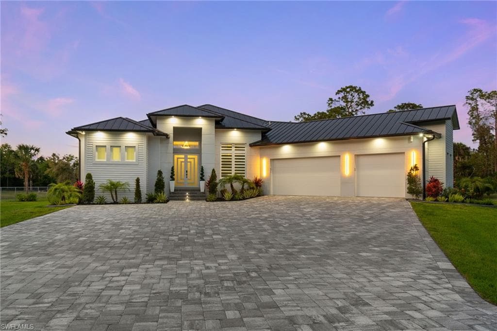 431 16th AVE NE NAPLES, FL 34120