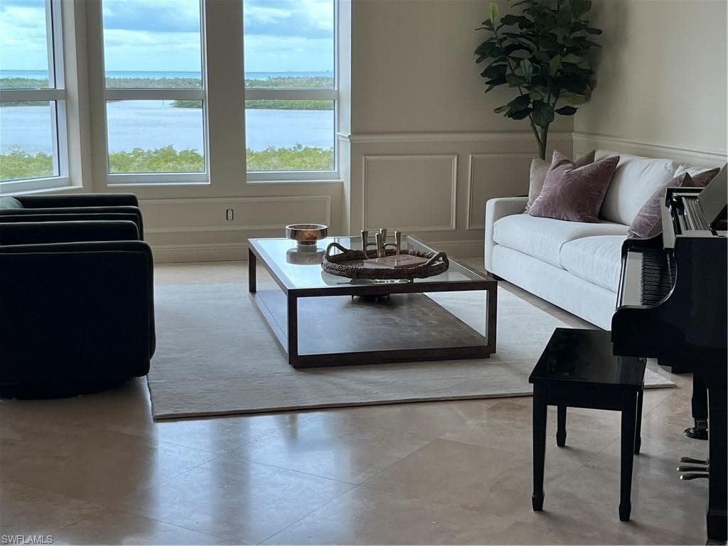 285 Grande WAY 701 NAPLES, FL 34110