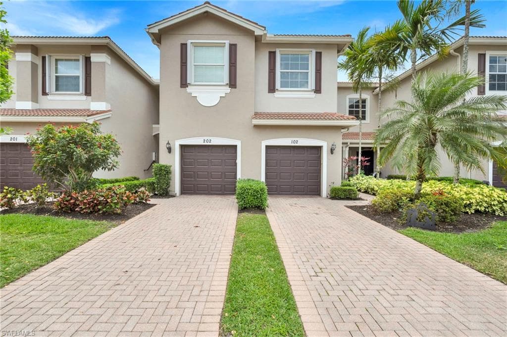 6505 Monterey PT 202 NAPLES, FL 34105