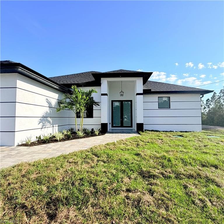 800 E 7th ST LEHIGH ACRES, FL 33972