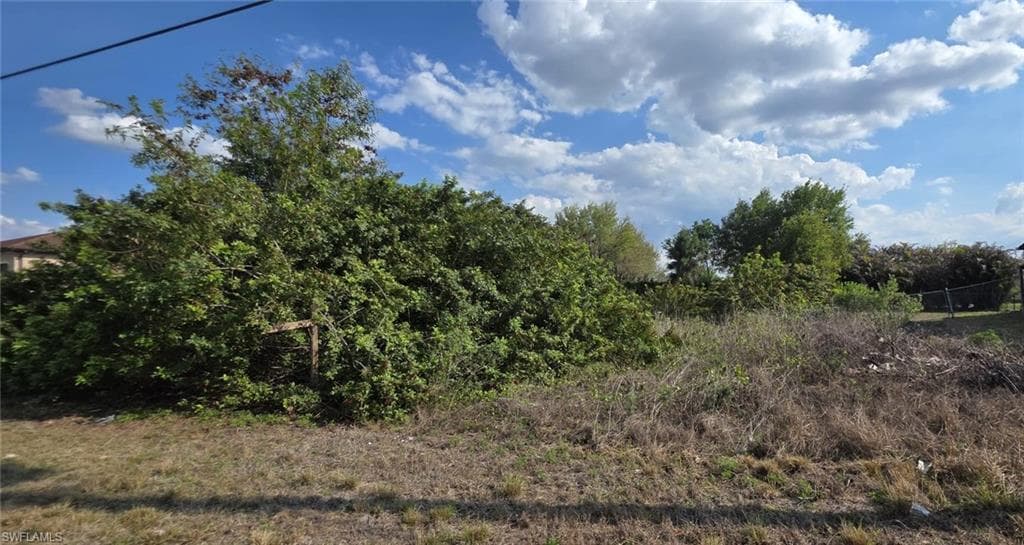 3305 23rd ST SW LEHIGH ACRES, FL 33976