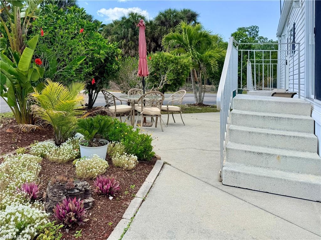 2 Jade DR 2J NAPLES, FL 34114