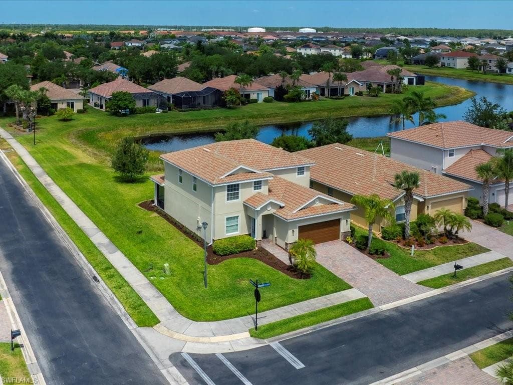 2478 Heydon CIR E NAPLES, FL 34120
