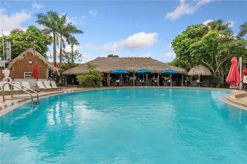 2555 Tamiami TRL N 102 NAPLES, FL 34103