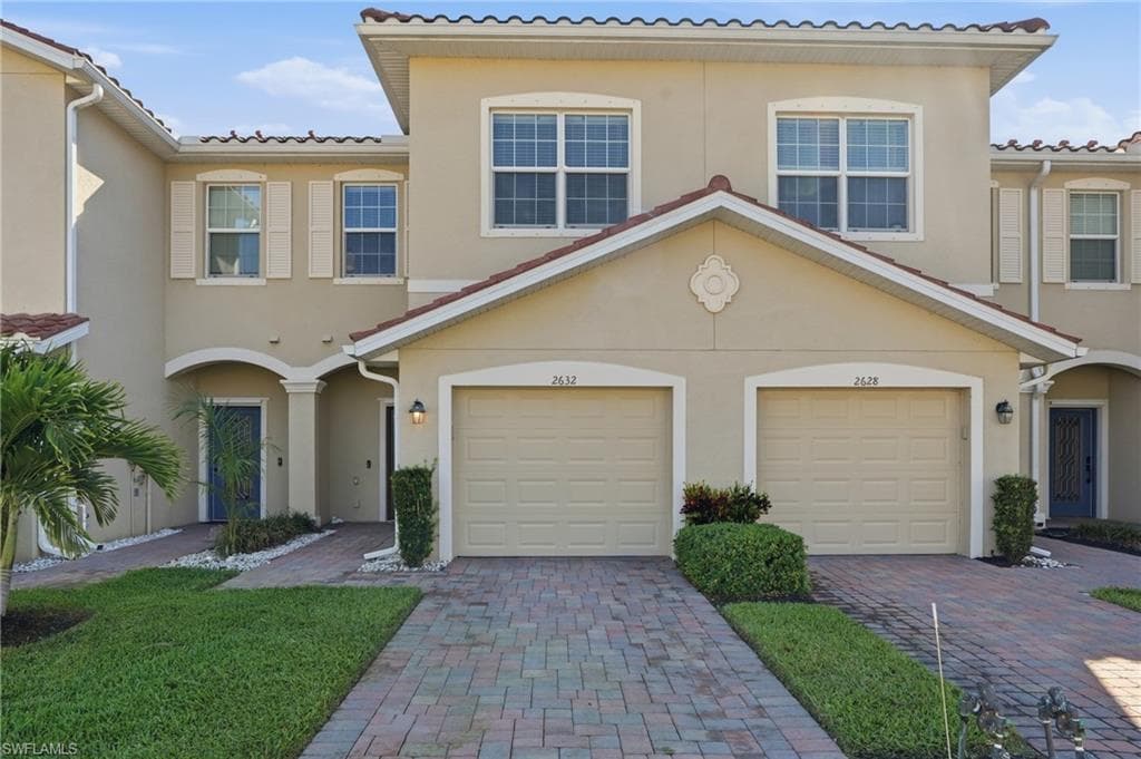 2632 Blossom WAY NAPLES, FL 34120