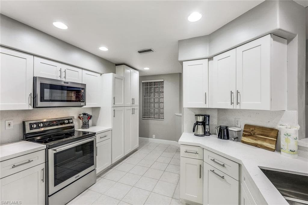 9150 Southmont CV 107 FORT MYERS, FL 33908