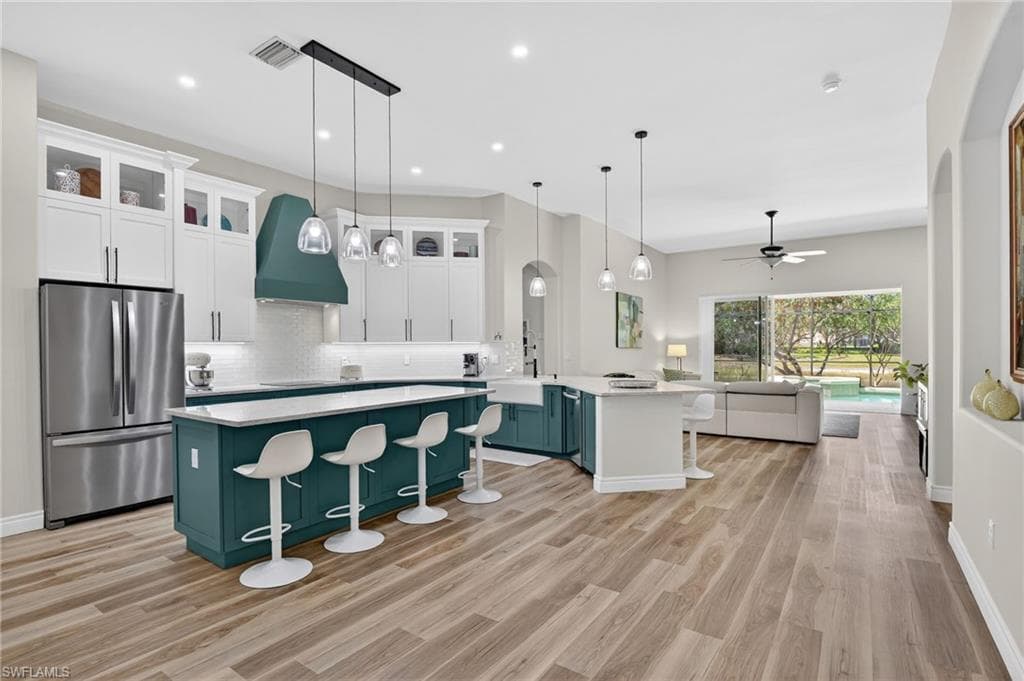 2065 Mandarin LN NAPLES, FL 34120