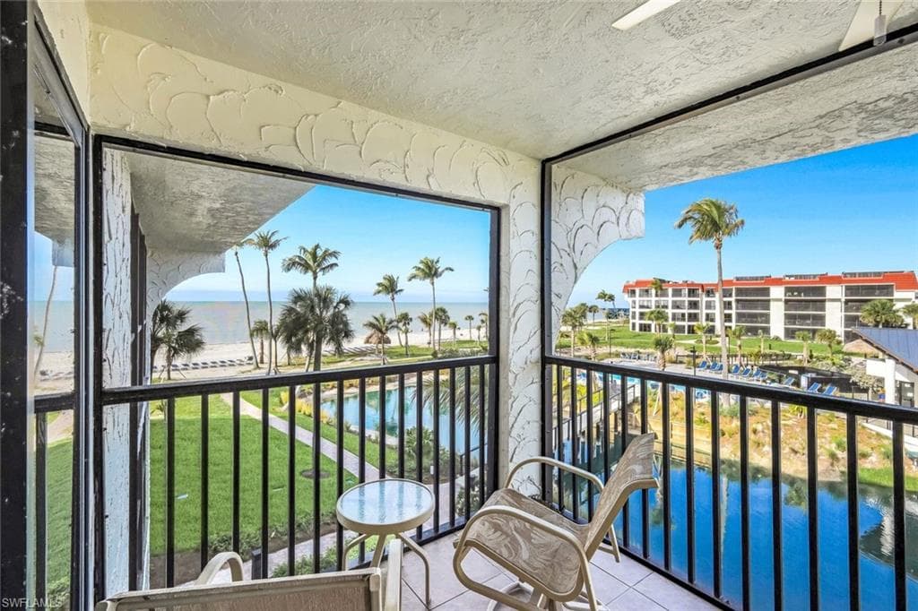2445 W Gulf DR 32E SANIBEL, FL 33957