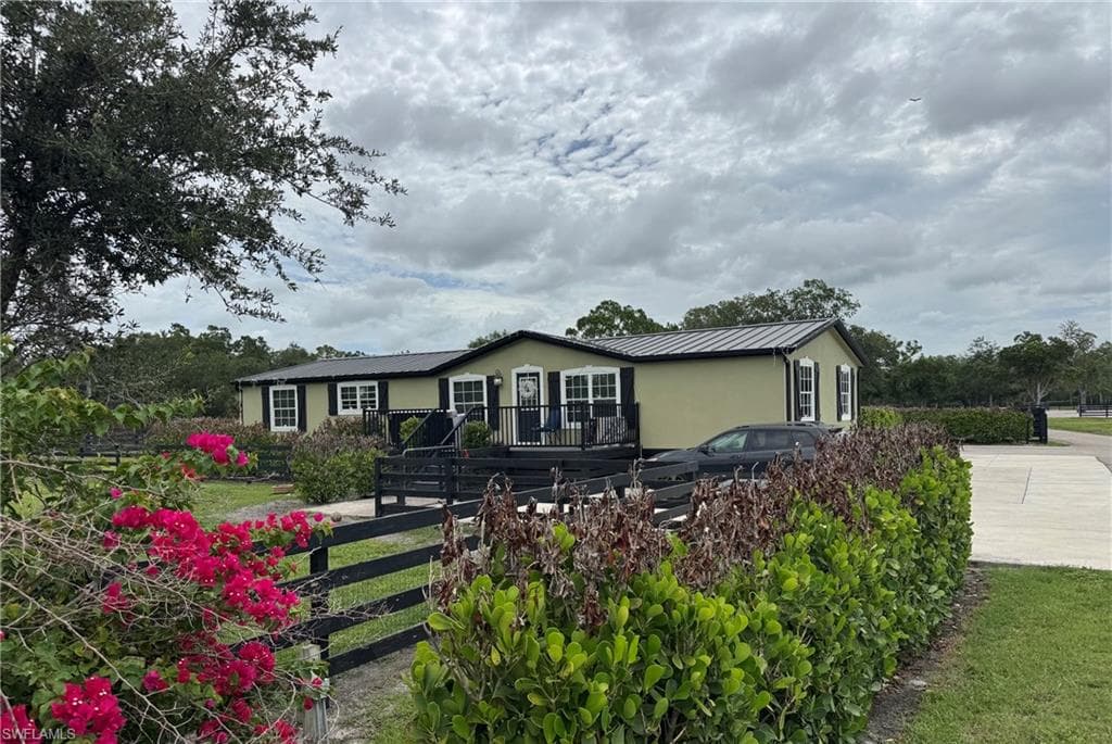 17700 Pronghorn ST ALVA, FL 33920