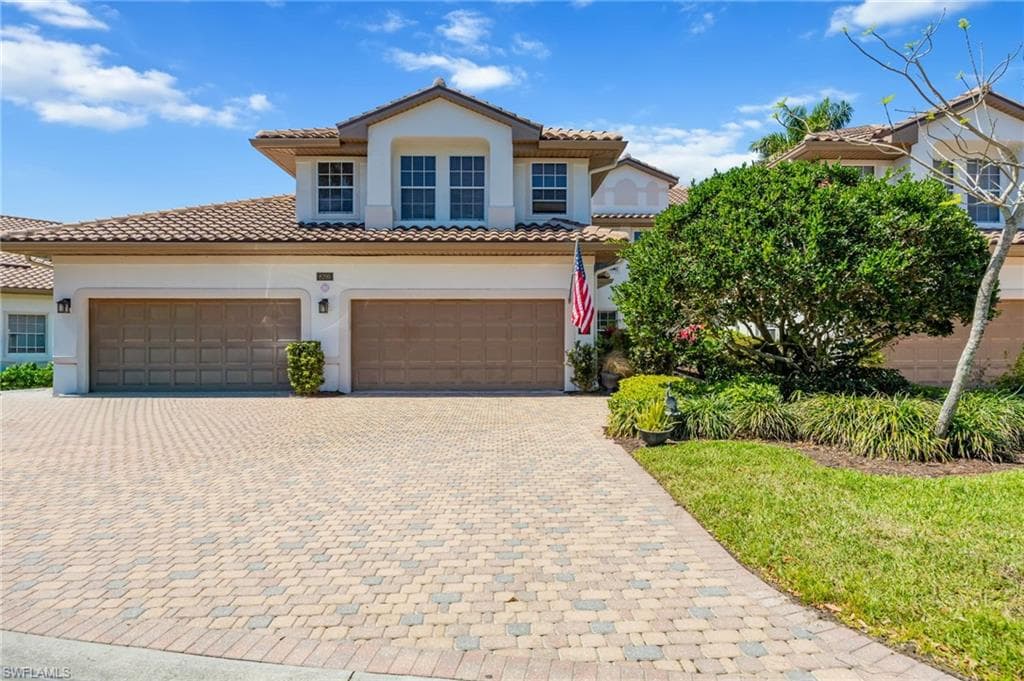 8200 Saratoga DR 401 NAPLES, FL 34113