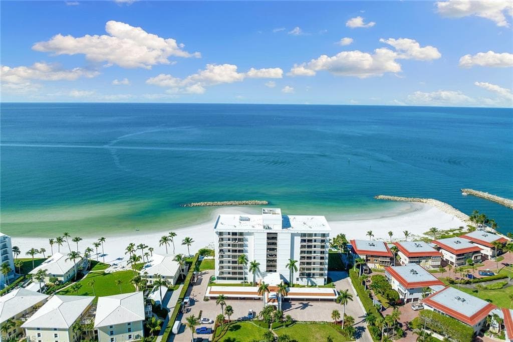2171 Gulf Shore BLVD N 603 NAPLES, FL 34102