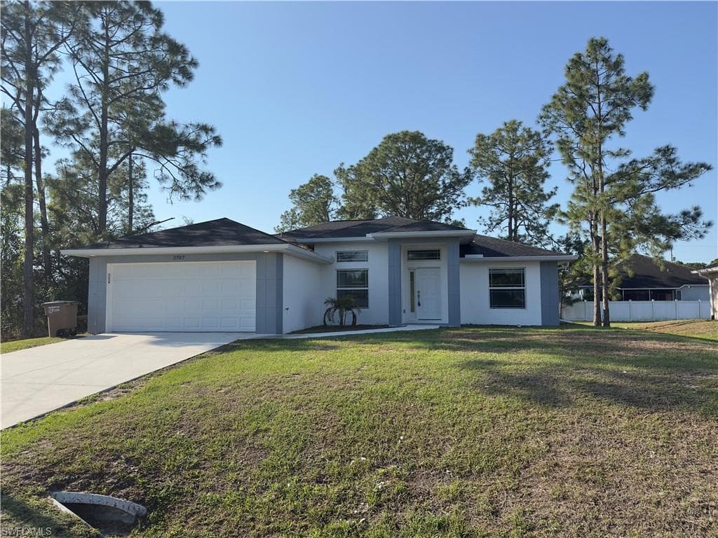 3707 38th ST SW LEHIGH ACRES, FL 33976